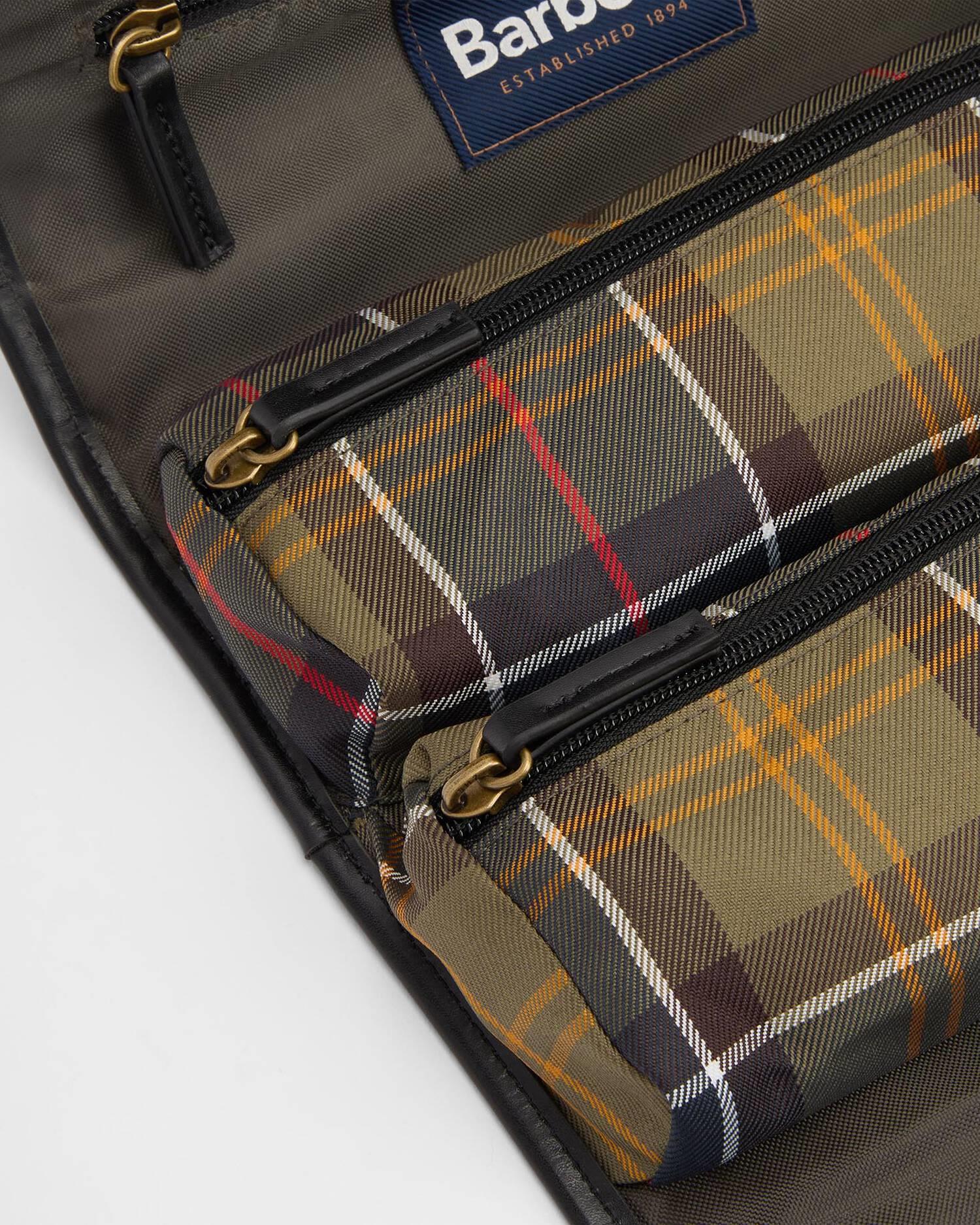 Tartan Hanging Washbag- Classic