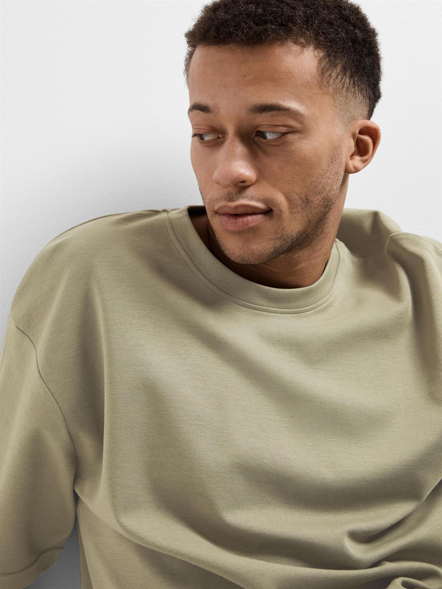 Loose Oscar ss o-neck tee- Vetiver